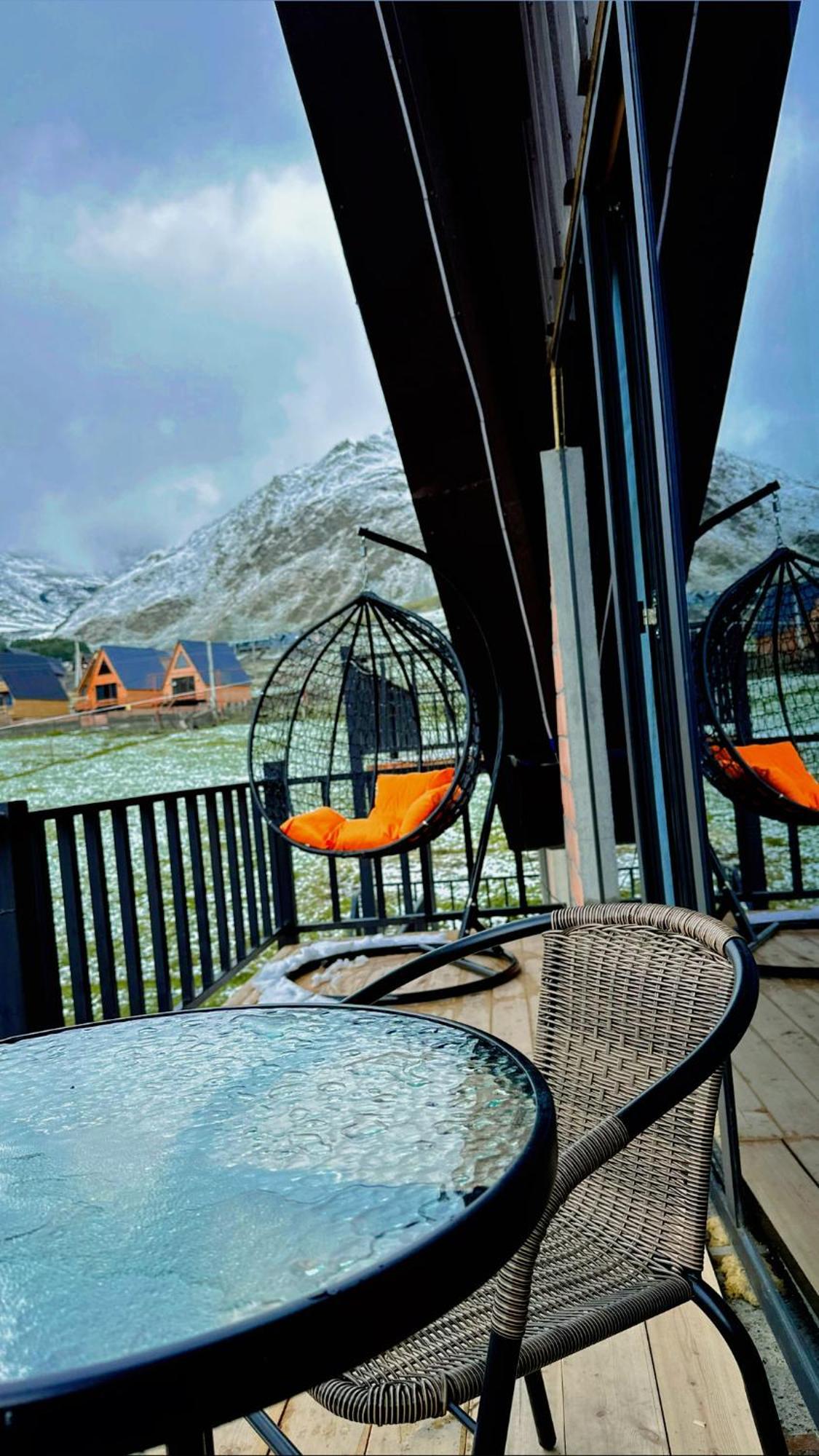 Royal Cottages Kazbegi Bagian luar foto