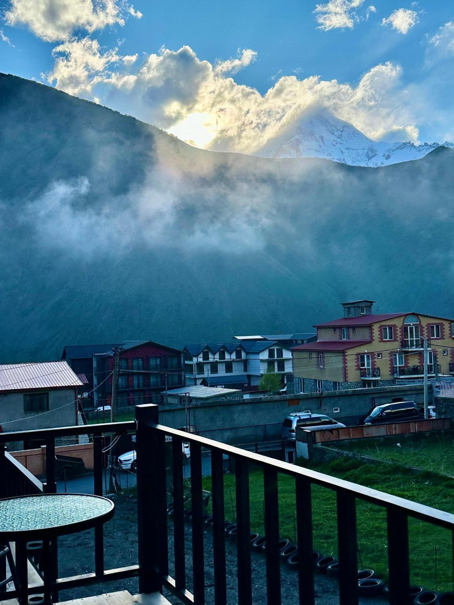 Royal Cottages Kazbegi Bagian luar foto