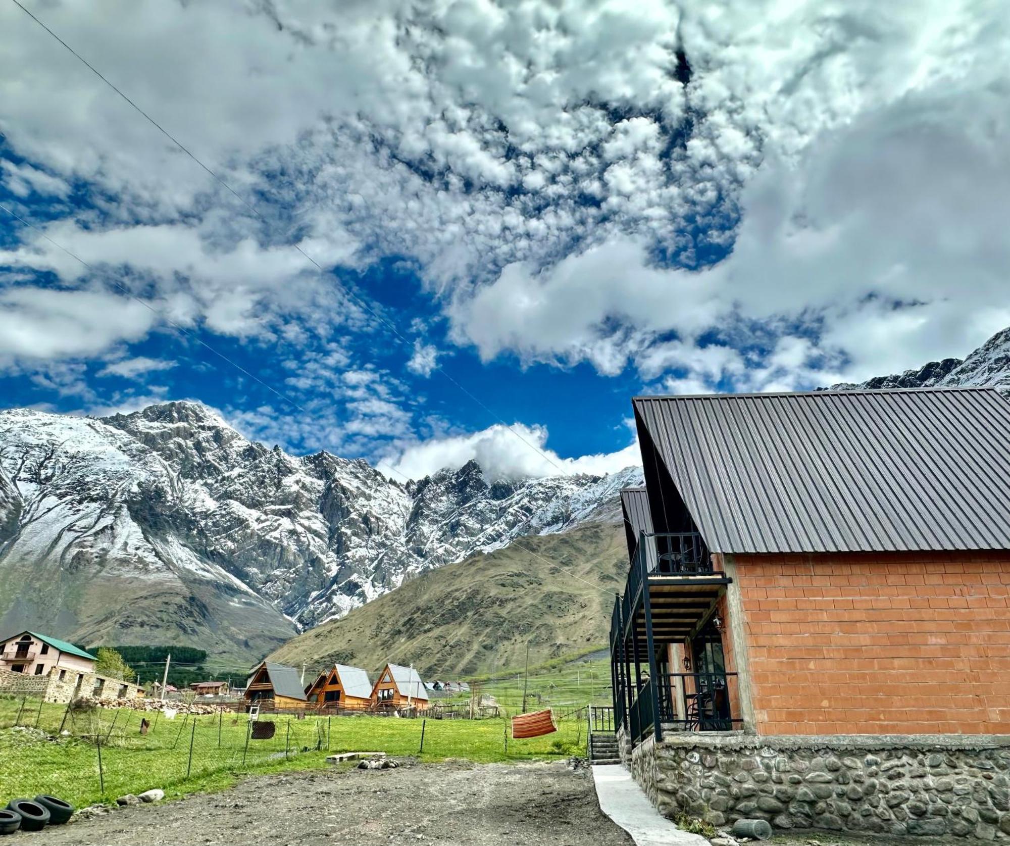 Royal Cottages Kazbegi Bagian luar foto